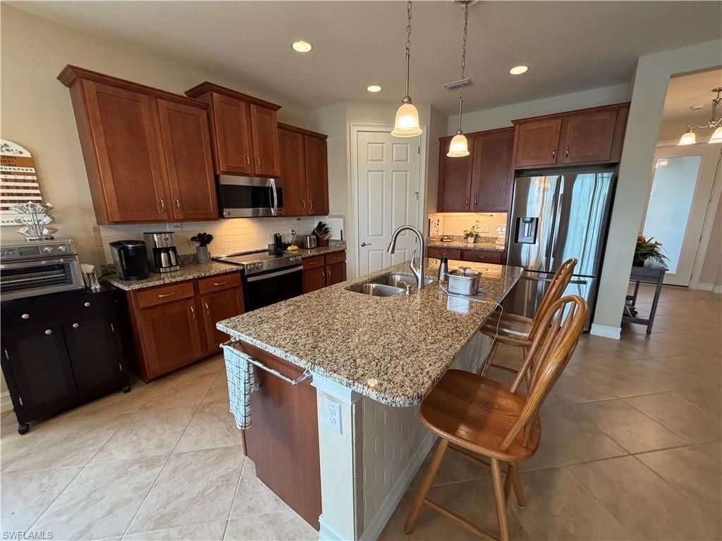 3156 Amadora Cir, Cape Coral, FL 33909 Photo