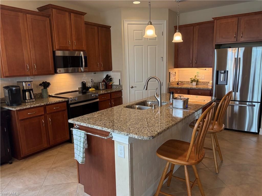 3156 Amadora Cir, Cape Coral, FL 33909 Photo