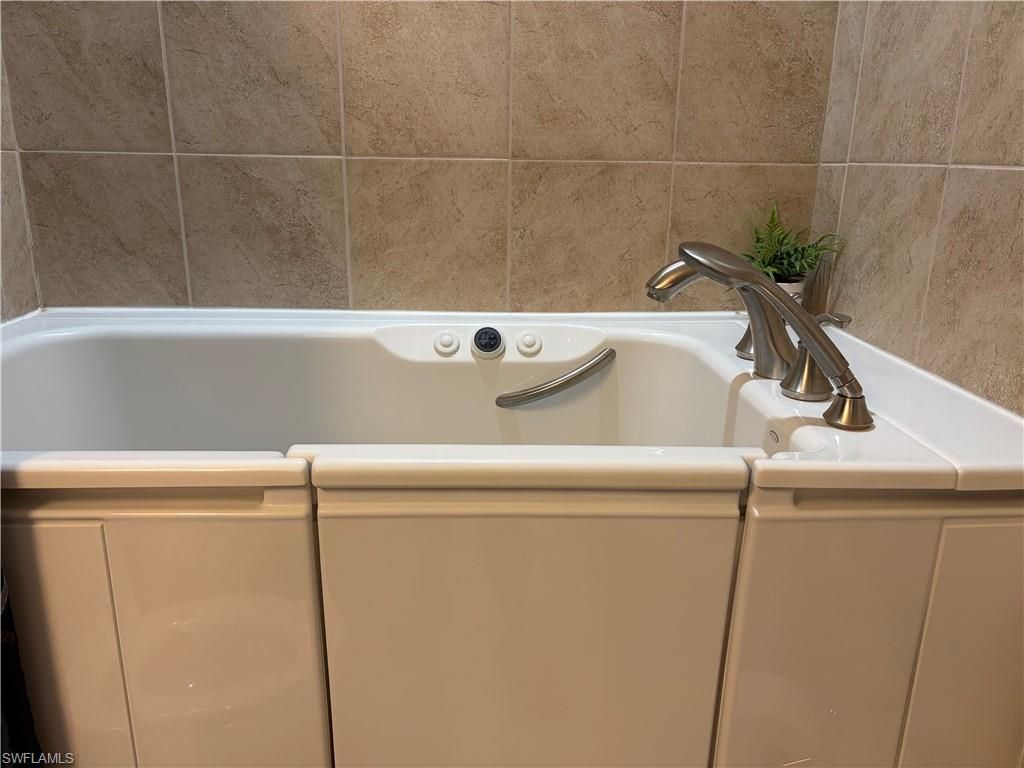 3156 Amadora Cir, Cape Coral, FL 33909 Photo