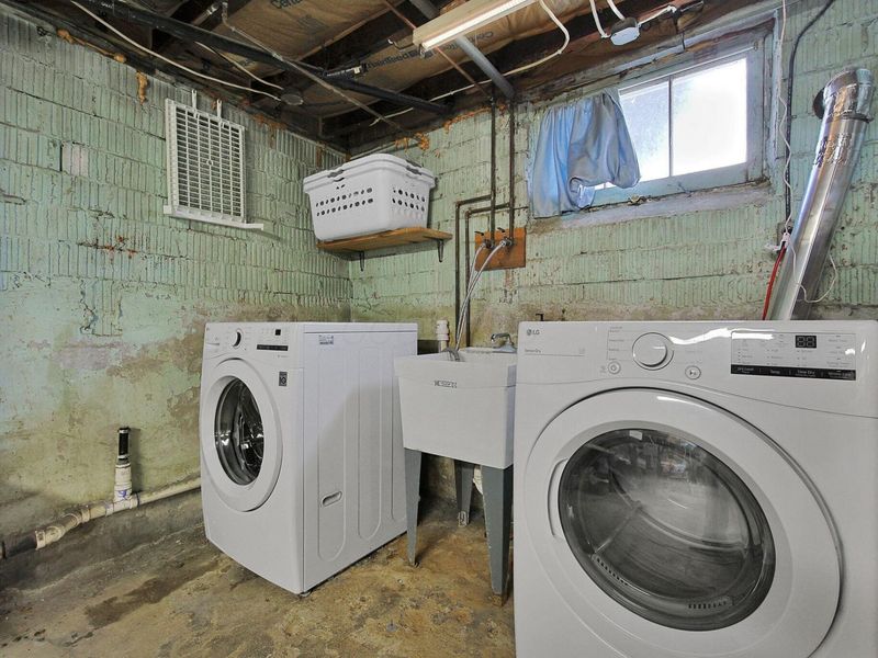 300 E State Street, Athens, OH 45701 Photo 28