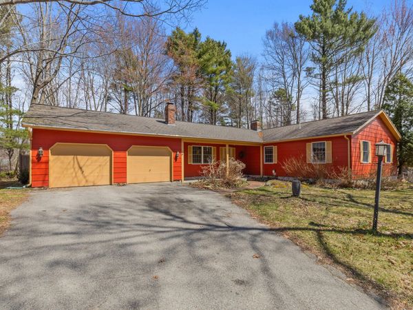 34 McAuley Road, Cape Elizabeth, ME 04107