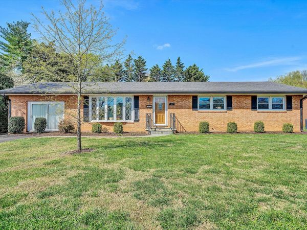 429 Highfield RD , Salem, VA 24153