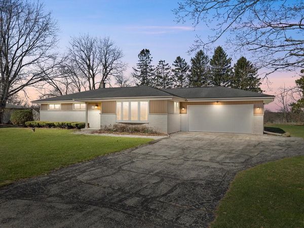 W287N6615 Hibritten WAY, Hartland, WI 53029