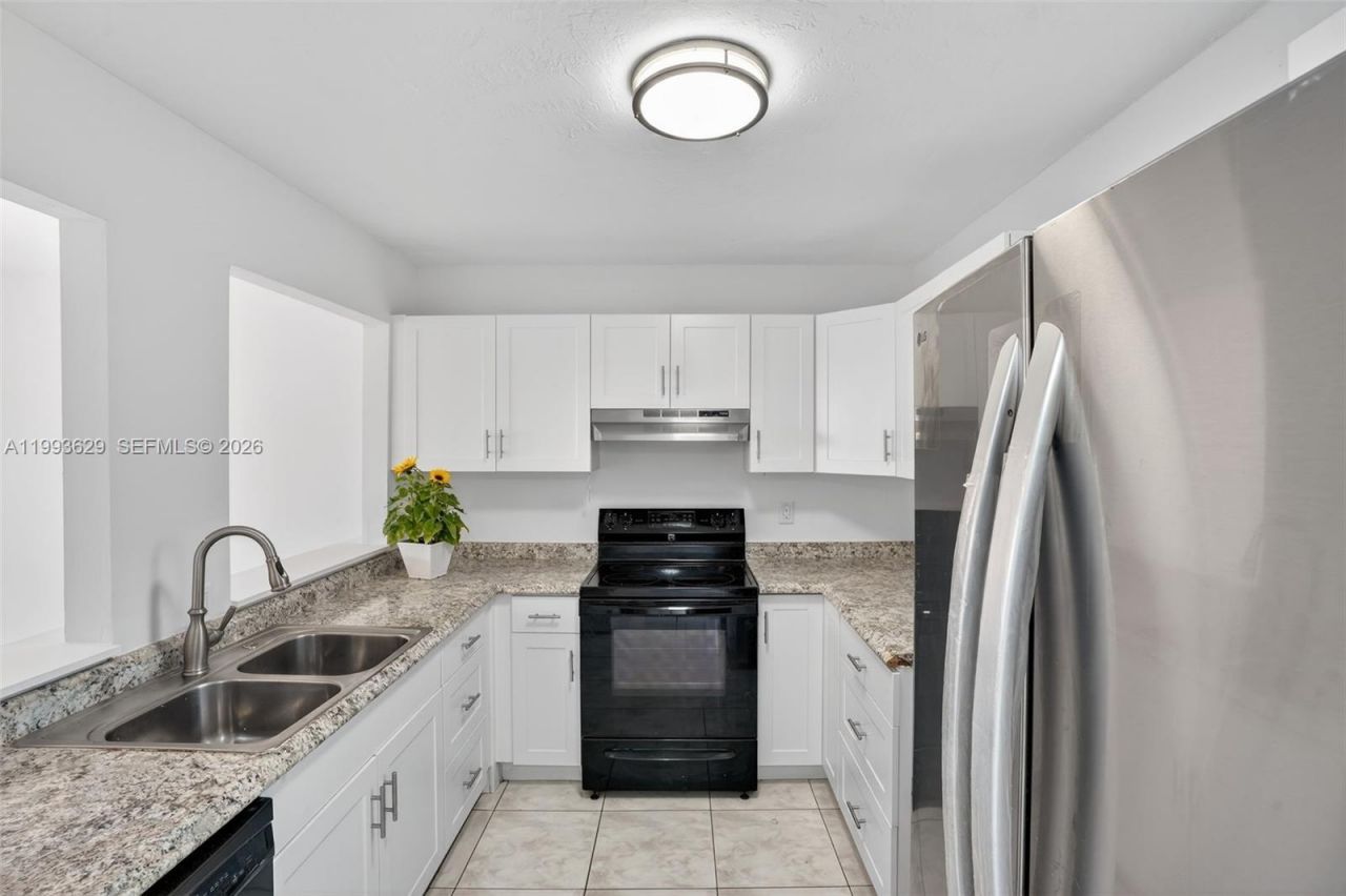 2821 Somerset Dr, Unit 302, Lauderdale Lakes, FL 33311 Photo