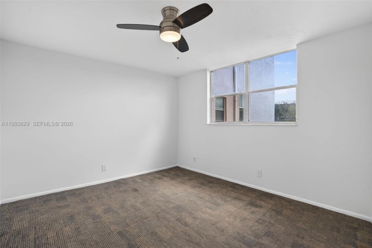 2821 Somerset Dr, Unit 302, Lauderdale Lakes, FL 33311 Photo