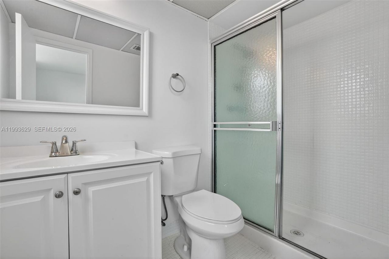 2821 Somerset Dr, Unit 302, Lauderdale Lakes, FL 33311 Photo