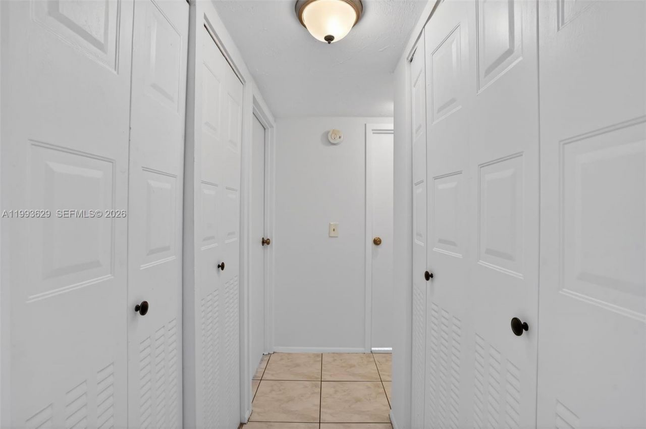 2821 Somerset Dr, Unit 302, Lauderdale Lakes, FL 33311 Photo