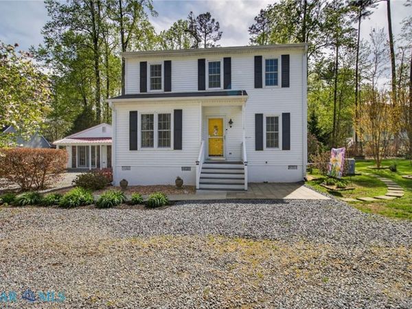 273 N Oakes Circle, Middlesex, VA 23149
