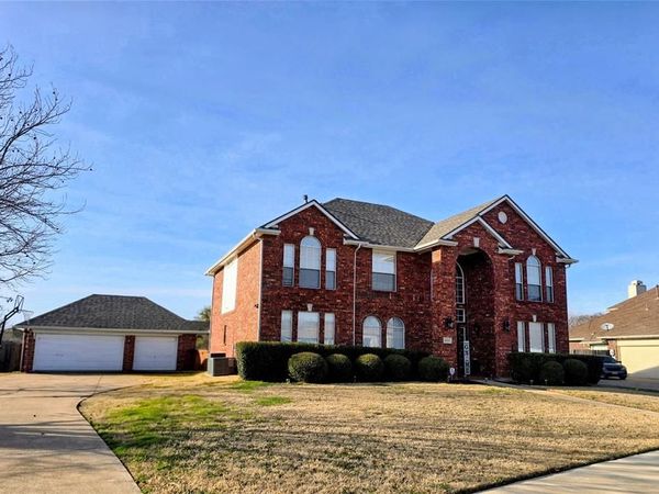 1012 Muscadine Vine Street, Crowley, TX 76036