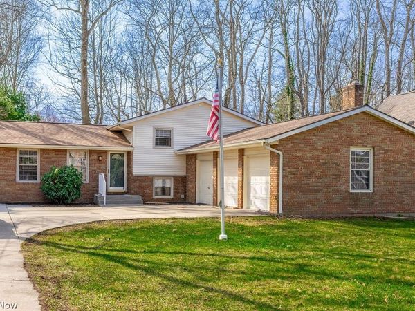 1224 Grassmere Street SE, North Canton, OH 44709