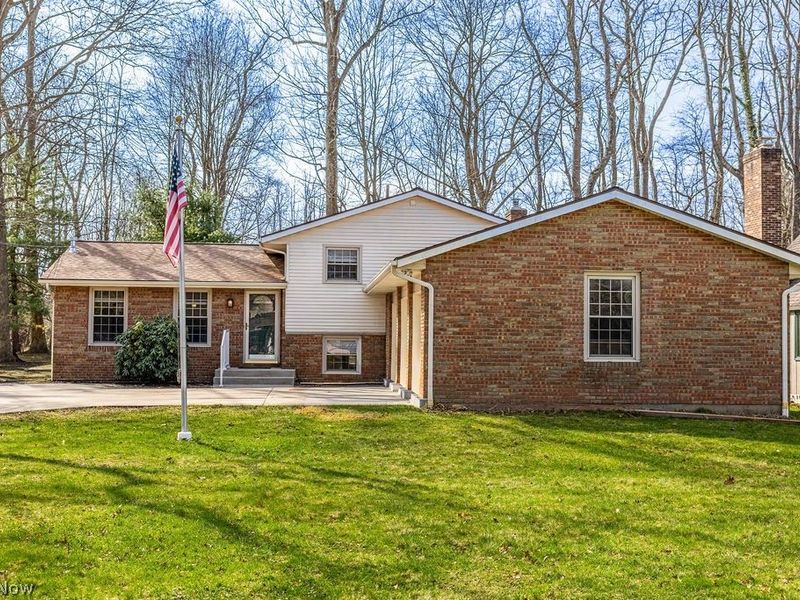 1224 Grassmere Street SE, North Canton, OH 44709 Photo 2