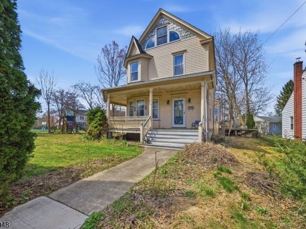 23 Parker St, Belvidere, NJ 07823