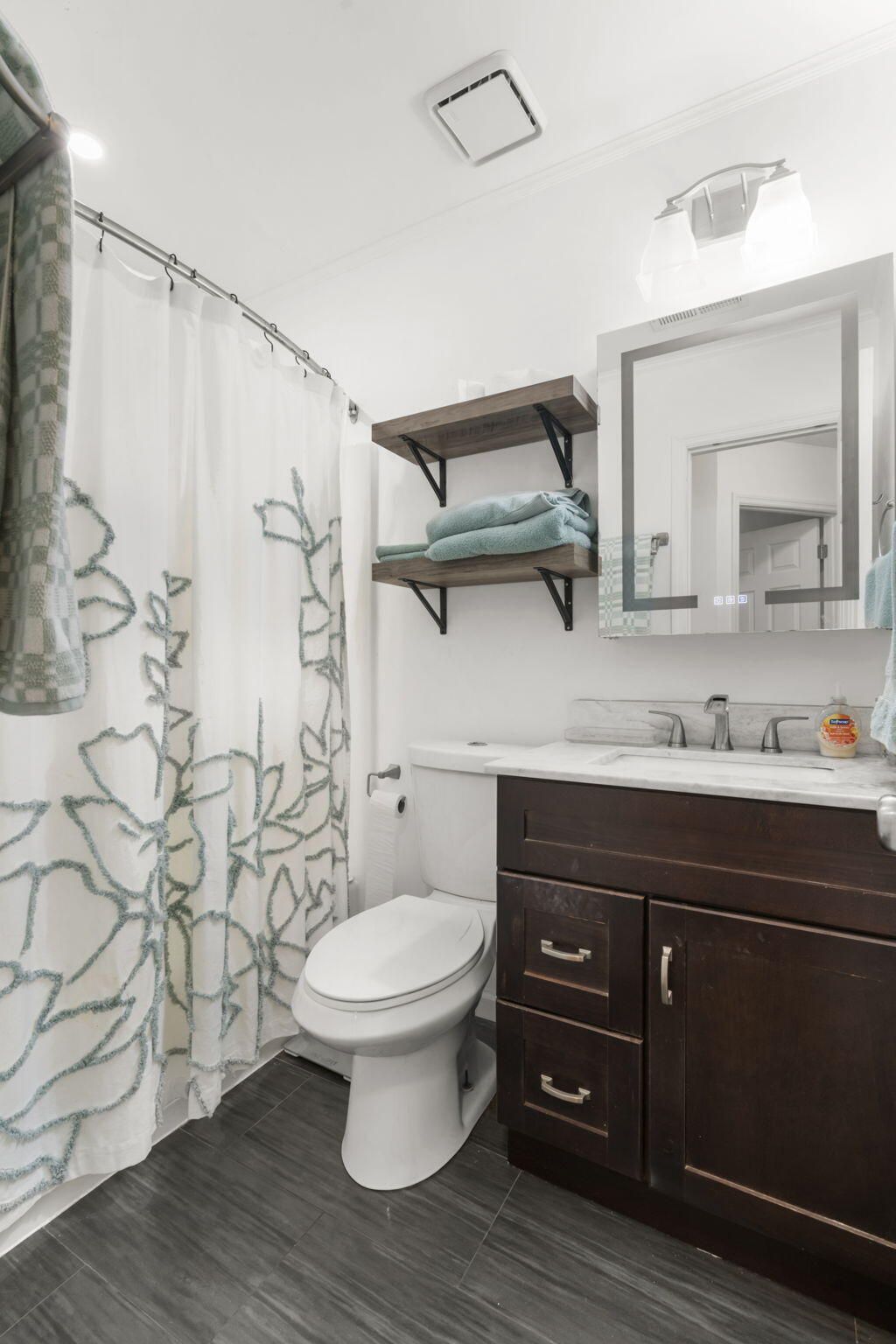 121 Mill Pond Court Photo 15