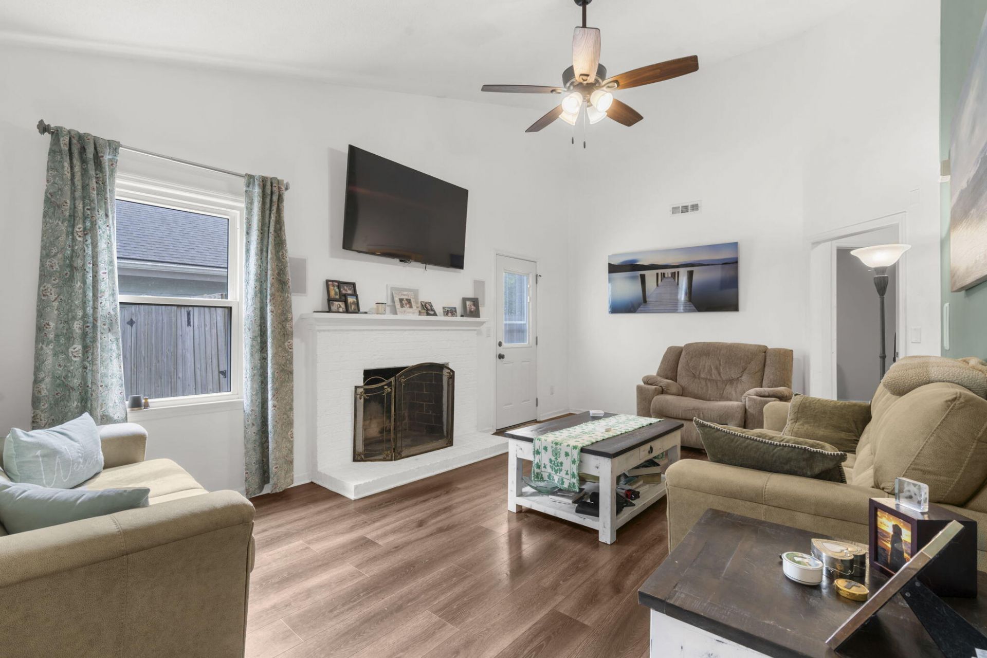121 Mill Pond Court Photo 4