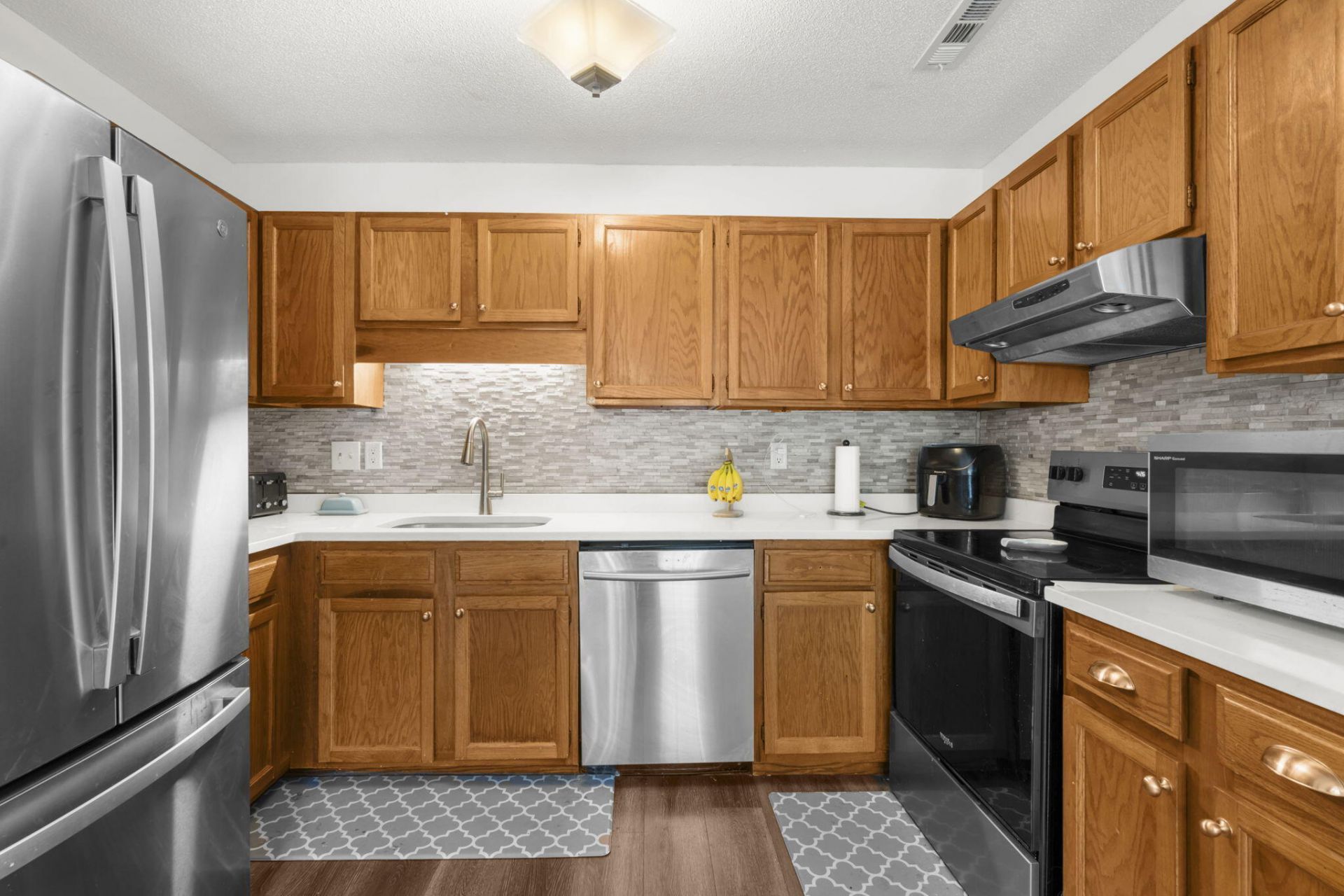 121 Mill Pond Court Photo 9