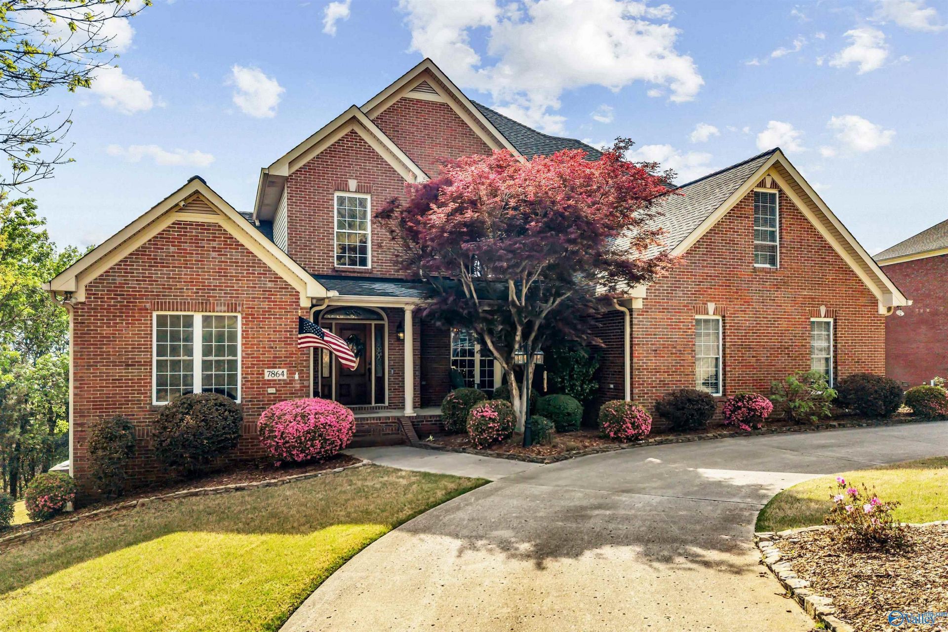 7864 Walsingham Road, Huntsville, AL 35802 Main Photo