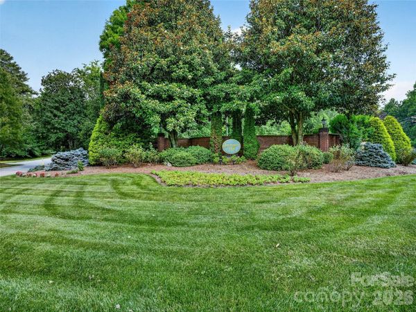 290 Sweetwater Hills Drive, Hendersonville, NC 28791
