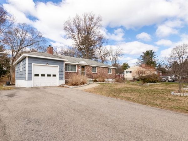 22 Livoli Rd, Framingham, MA 01701