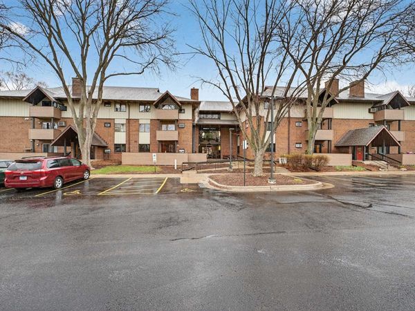 14 Maple Wood Lane, Unit 18, Madison, WI 53704