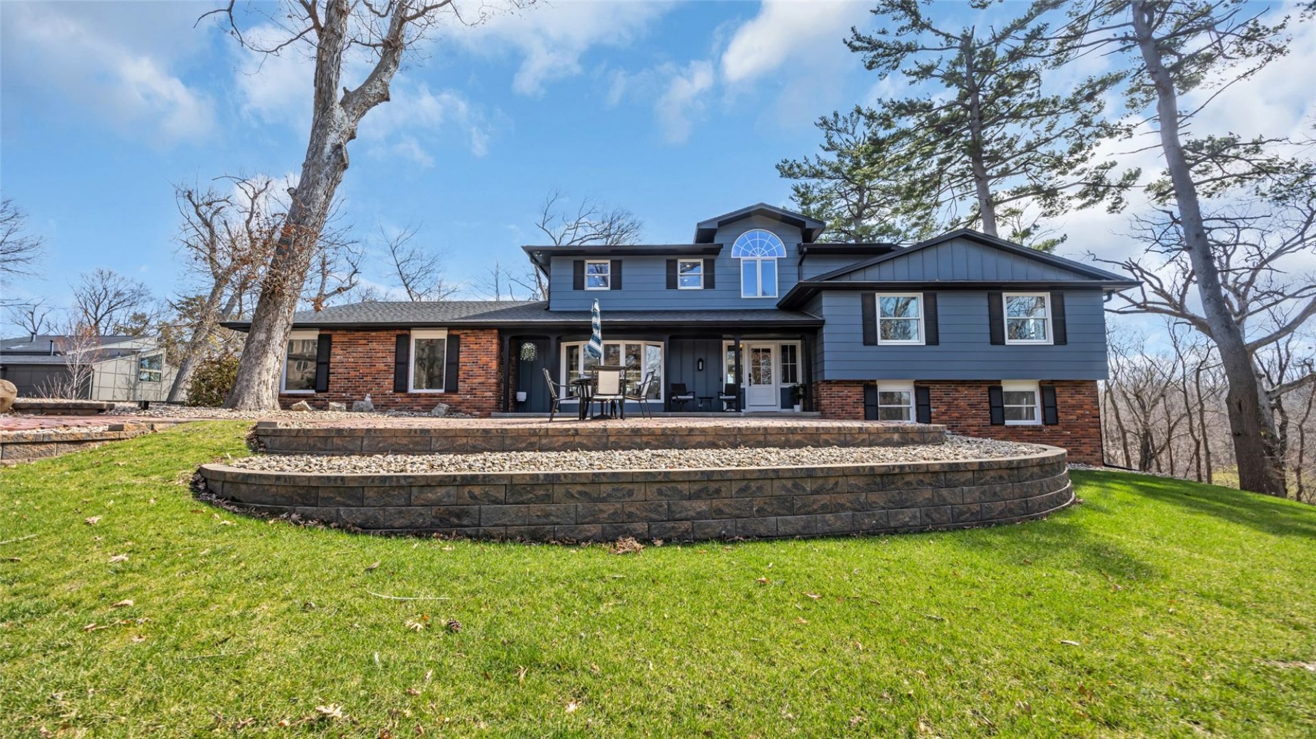 2055 Cottage Glen Drive Se, Cedar Rapids, IA 52403 Main Photo