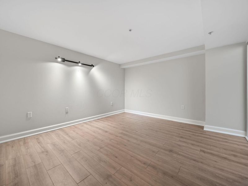 106 N High Street , Unit 105, Columbus, OH 43215 Photo 18