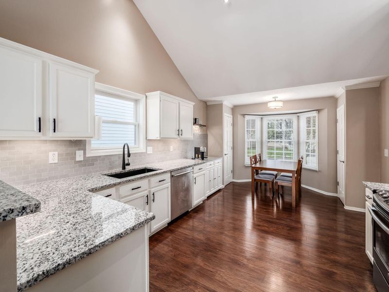 8572 Fernbrook Drive, Lewis Center, OH 43035 Photo 11