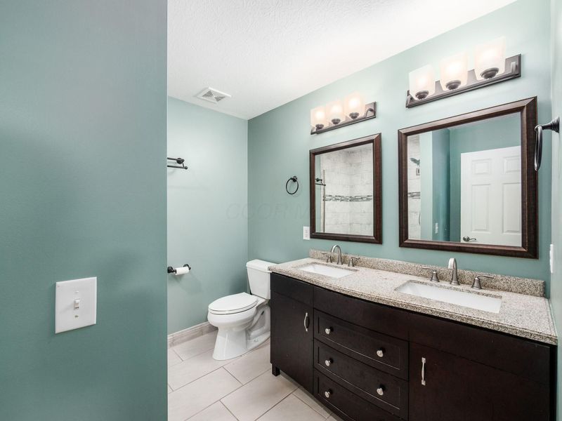 8572 Fernbrook Drive, Lewis Center, OH 43035 Photo 21