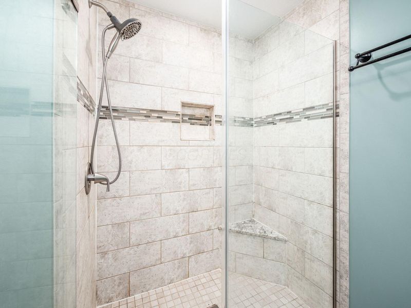 8572 Fernbrook Drive, Lewis Center, OH 43035 Photo 22