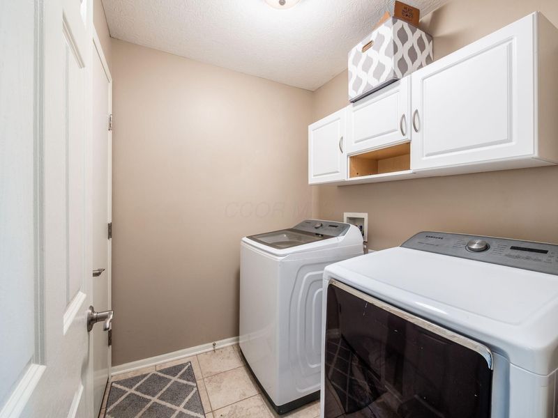 8572 Fernbrook Drive, Lewis Center, OH 43035 Photo 24