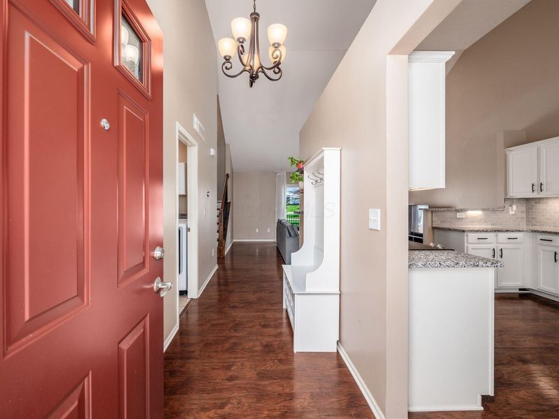 8572 Fernbrook Drive, Lewis Center, OH 43035 Photo 3