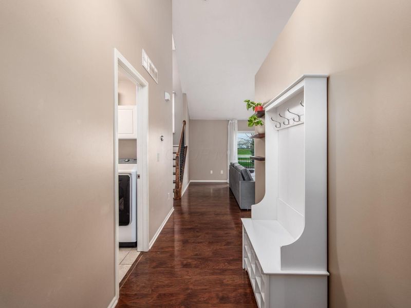 8572 Fernbrook Drive, Lewis Center, OH 43035 Photo 4