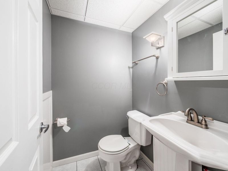 8572 Fernbrook Drive, Lewis Center, OH 43035 Photo 44