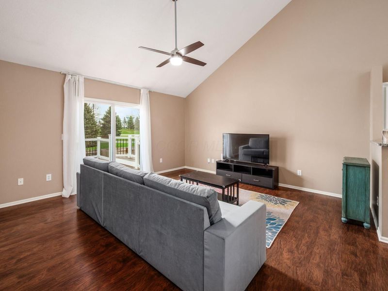 8572 Fernbrook Drive, Lewis Center, OH 43035 Photo 6