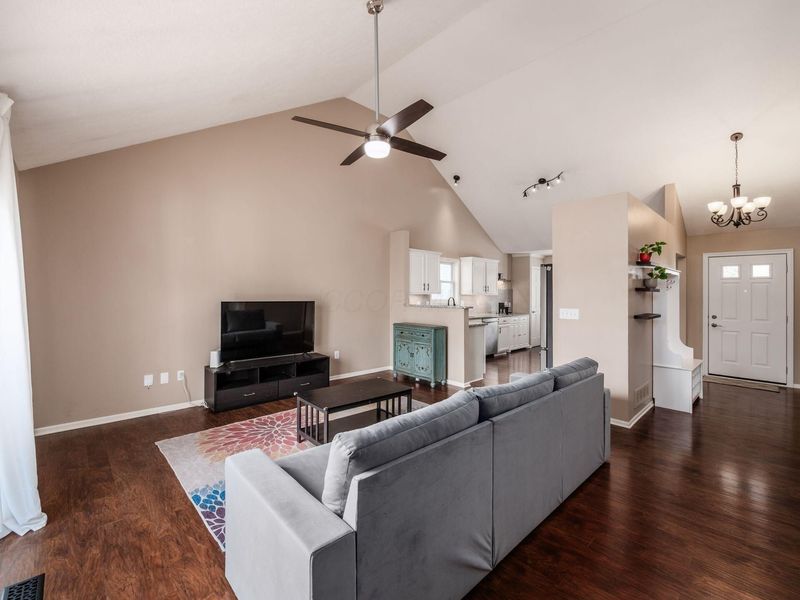 8572 Fernbrook Drive, Lewis Center, OH 43035 Photo 8