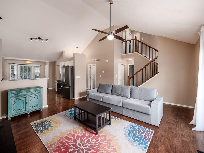 8572 Fernbrook Drive, Lewis Center, OH 43035 Photo 9