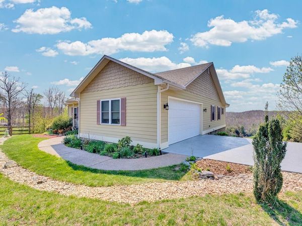 203 Big Leaf Rd, Jamestown, TN 38556