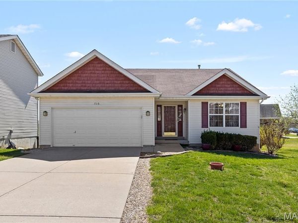 710 Phoenix Drive , O'Fallon, MO 63368