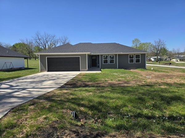 107 N College Street, Marionville, MO 65705