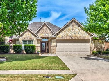 9748 Crown Ridge Drive, Frisco, TX 75035