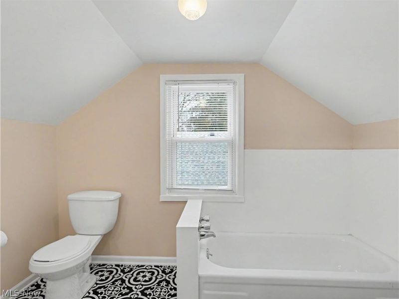 241 Lownsdale Avenue, Akron, OH 44313 Photo 23