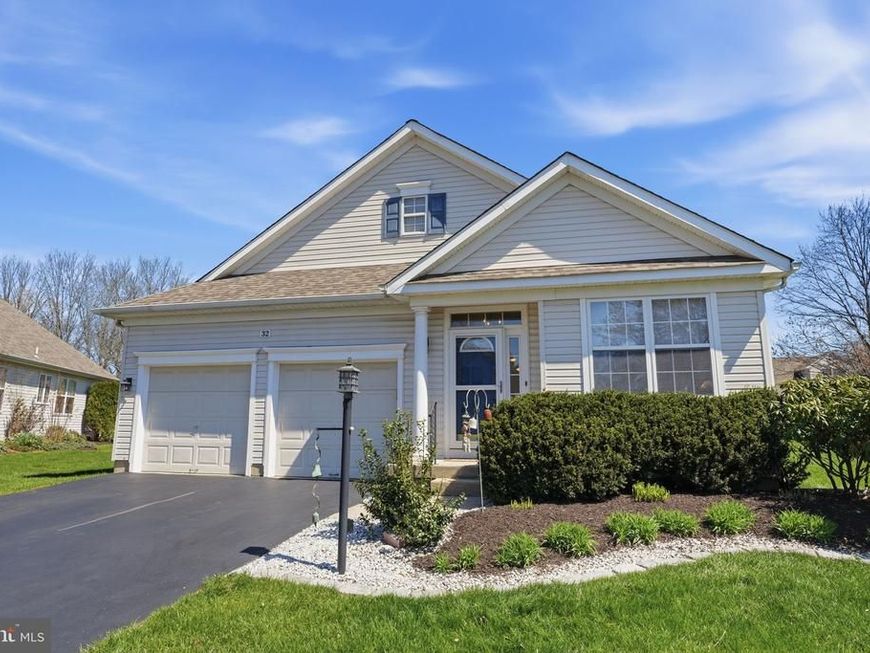 32 Tupelo Lane, Langhorne, PA 19047 Main Photo