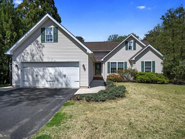 19 HUNTLEY CIRCLE, DOVER, DE 19901