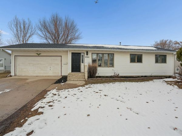 2301 23rd Avenue S, Fargo, ND 58103