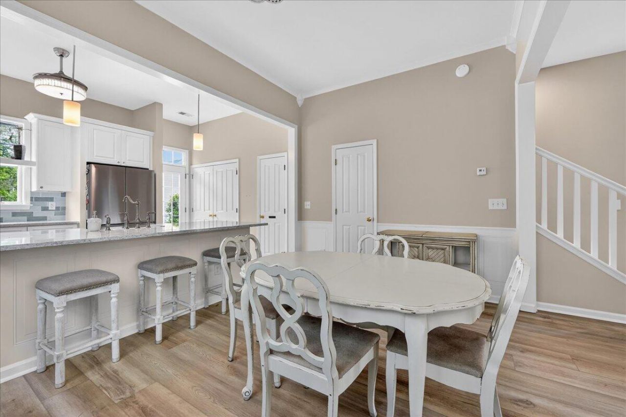 121 Hyacinth Street Photo 10