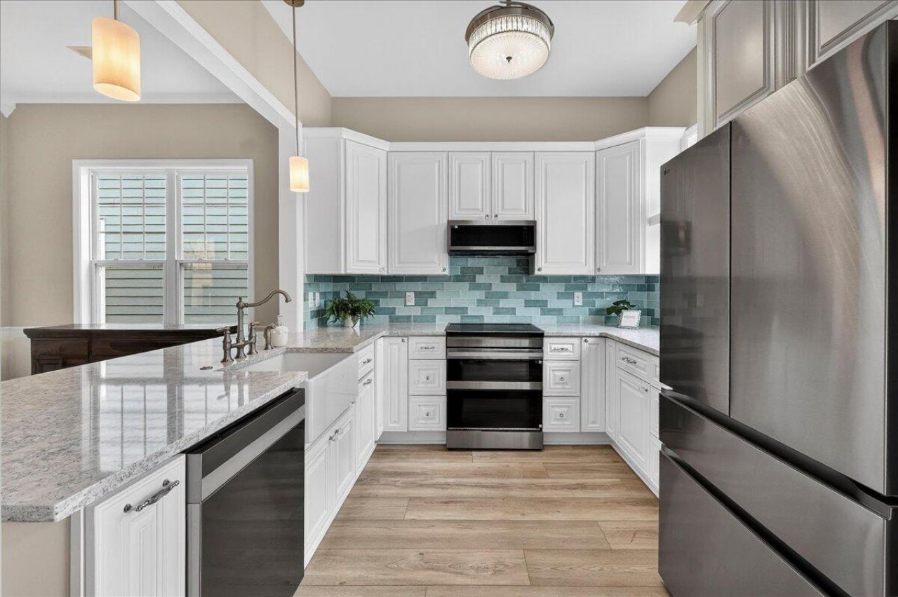 121 Hyacinth Street Photo 12