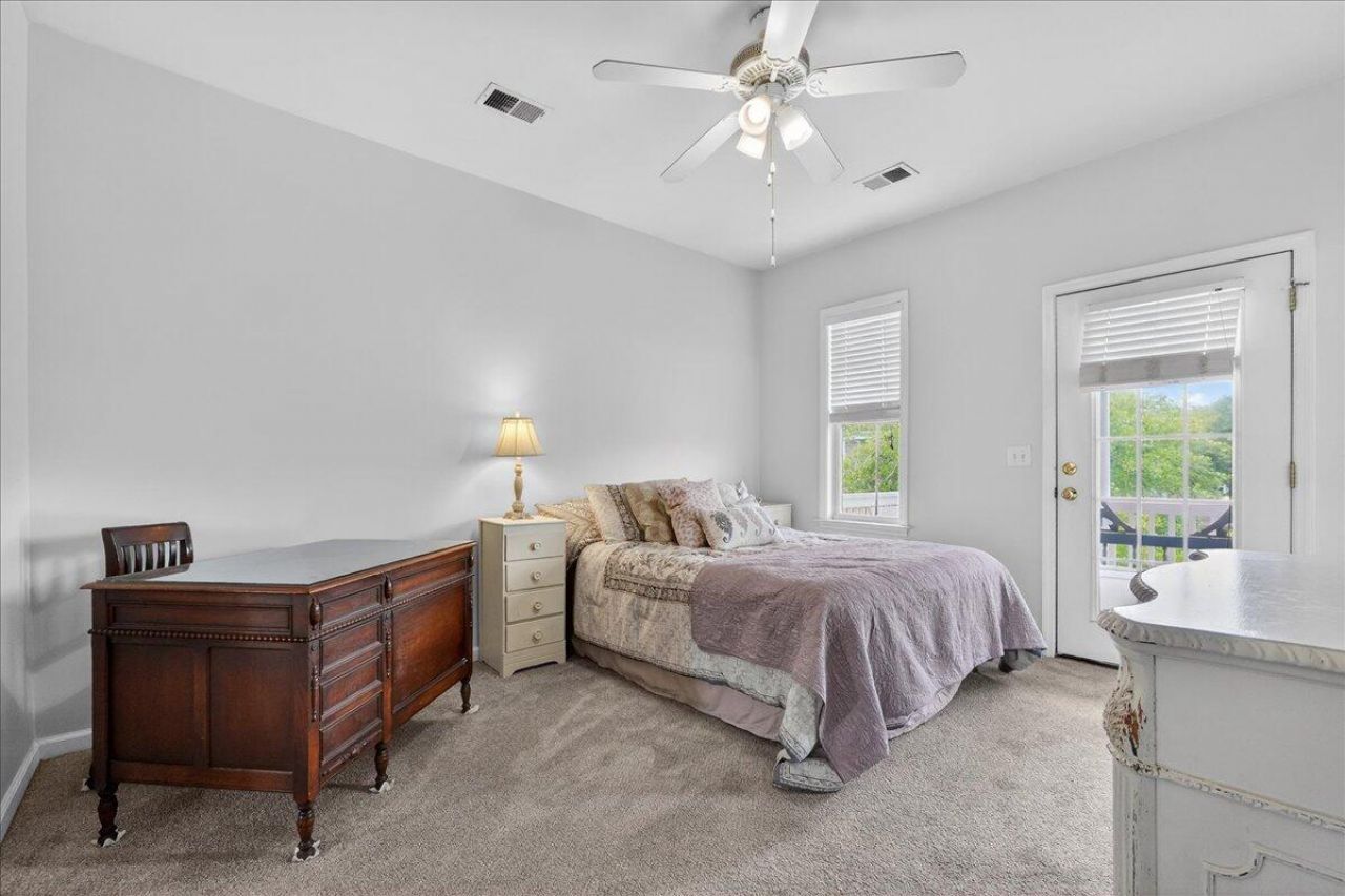 121 Hyacinth Street Photo 14