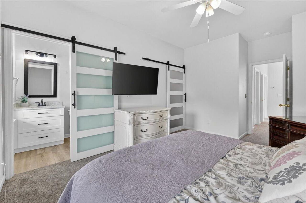 121 Hyacinth Street Photo 15