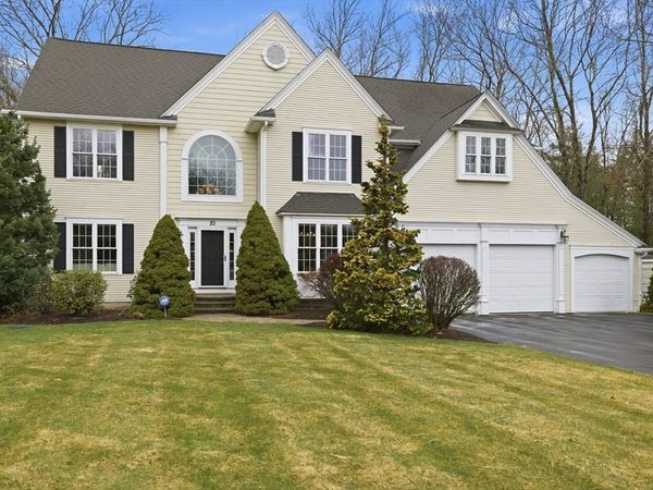 20 Huckleberry Rd, Hopkinton, MA 01748