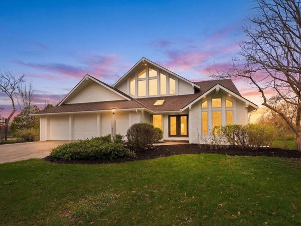 2806 Knightsbridge Place, Fort Wayne, IN 46815