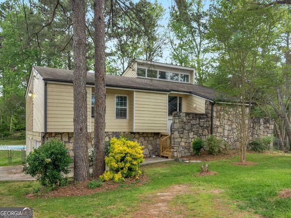 915 Strawberry Court, Ellenwood, GA 30294